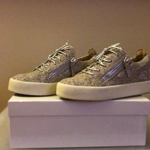 Giuseppe Zanotti champagne glitter zip sneaker 👟